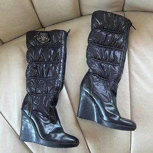 Guess shiny black puffer wedge heel boots